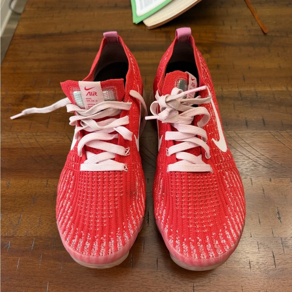 Nike women’s Red Air Sneakers - Picture 2 of 5